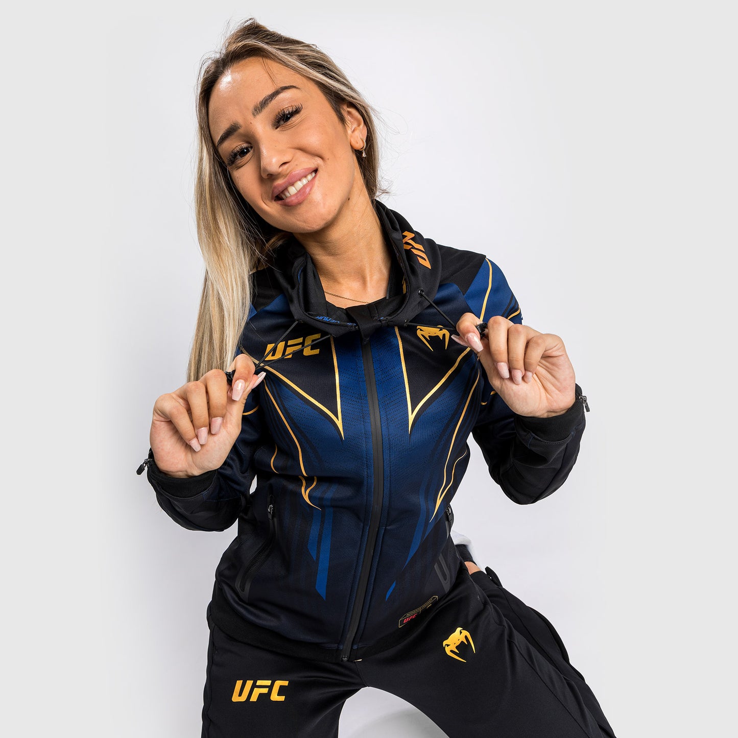 Ufc Authentic Fight Night 2.0 Kit By Venum 女士款连帽衫 – 午夜版–冠军