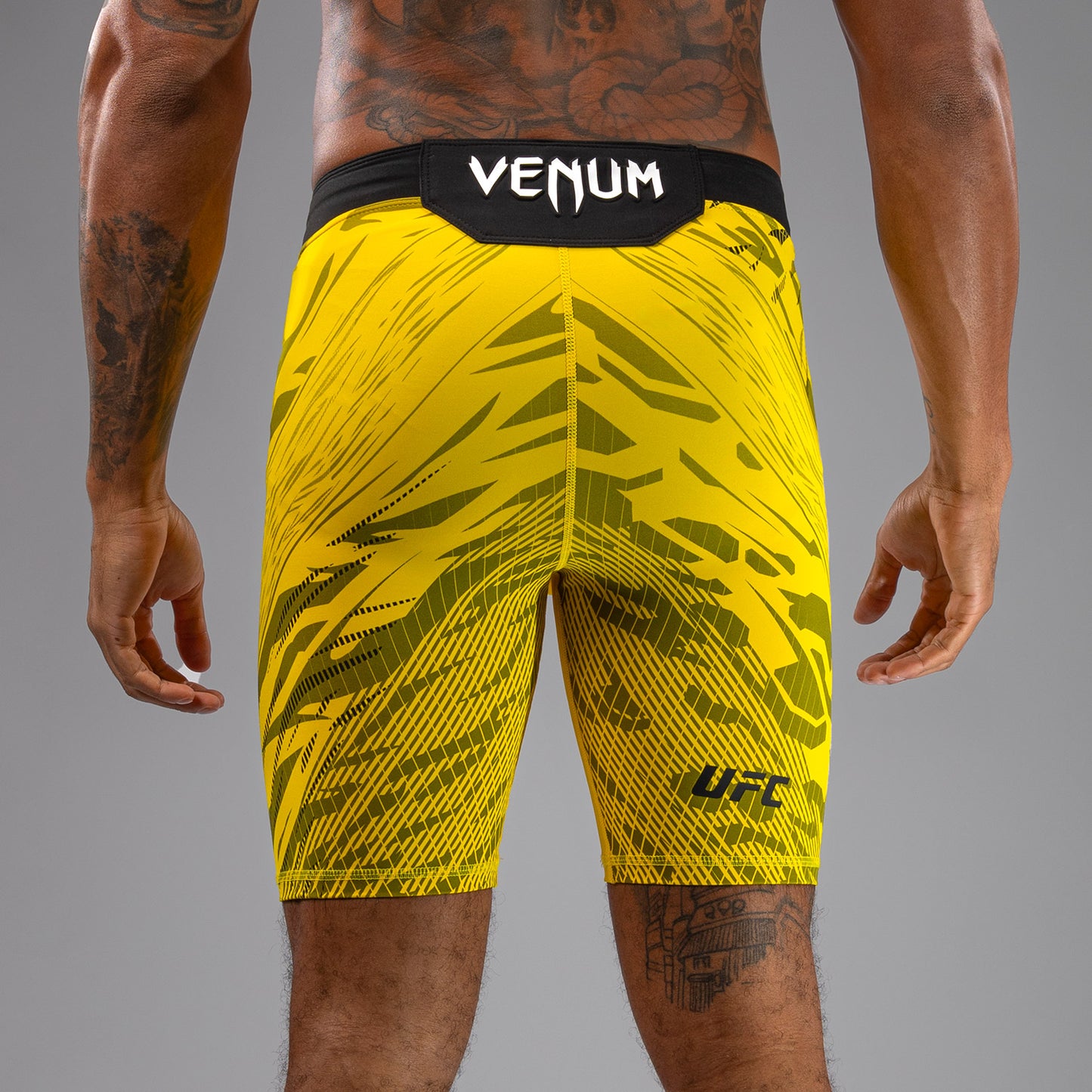 UFC Fusion by Venum Authentic Fight Night 男士综合格斗短裤 – 黄色