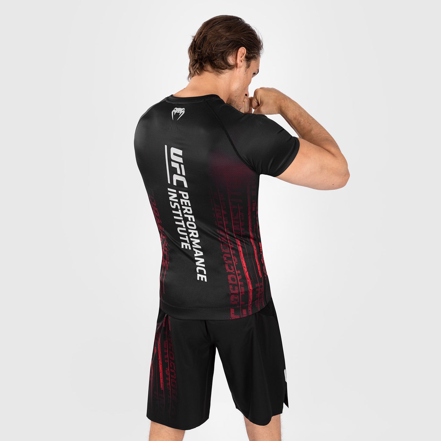 UFC Venum Performance Institute 2.0 男士短袖紧身防磨衣 – 黑色/红色