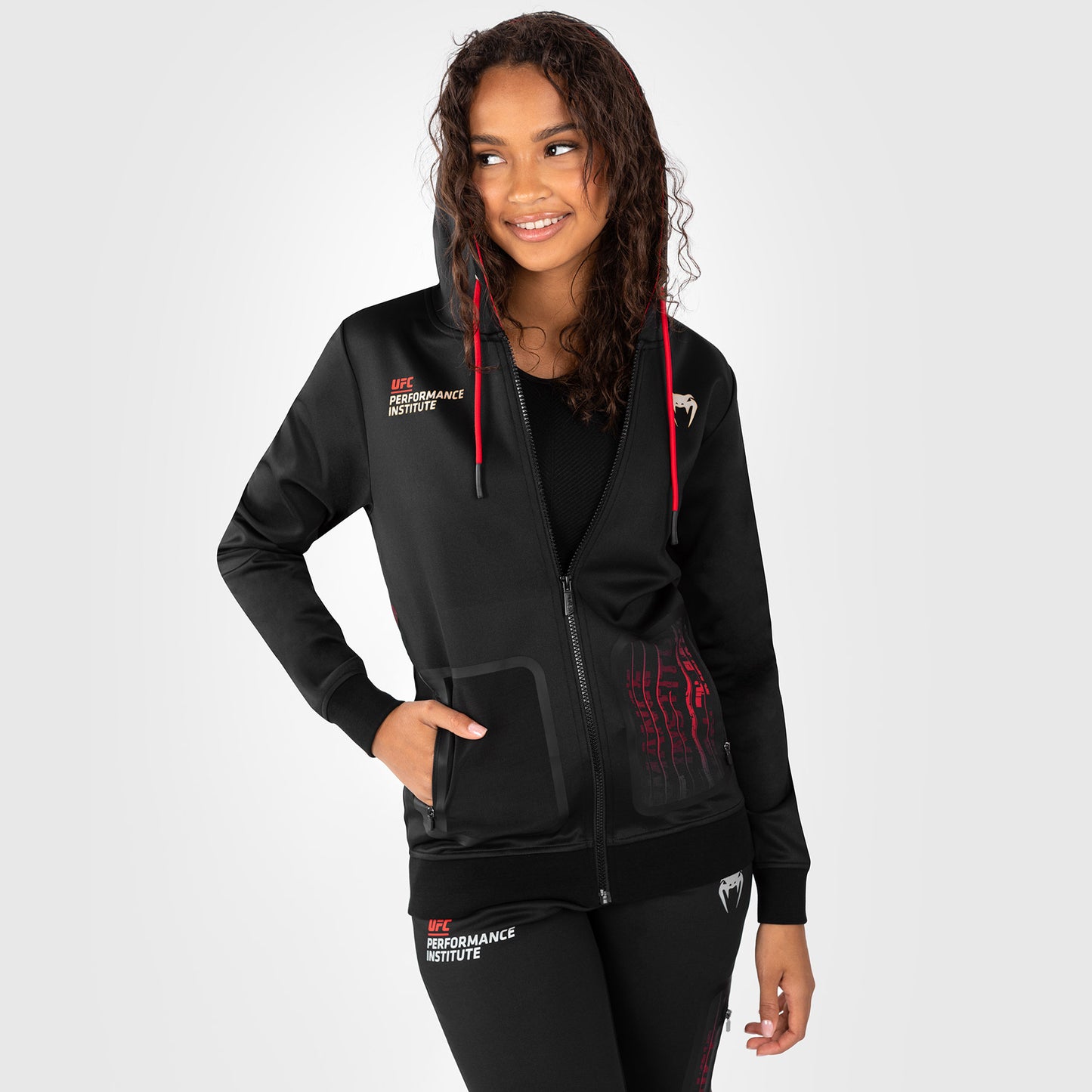 UFC Venum Performance Institute 2.0 女士款连帽拉链衫 – 黑色/红色