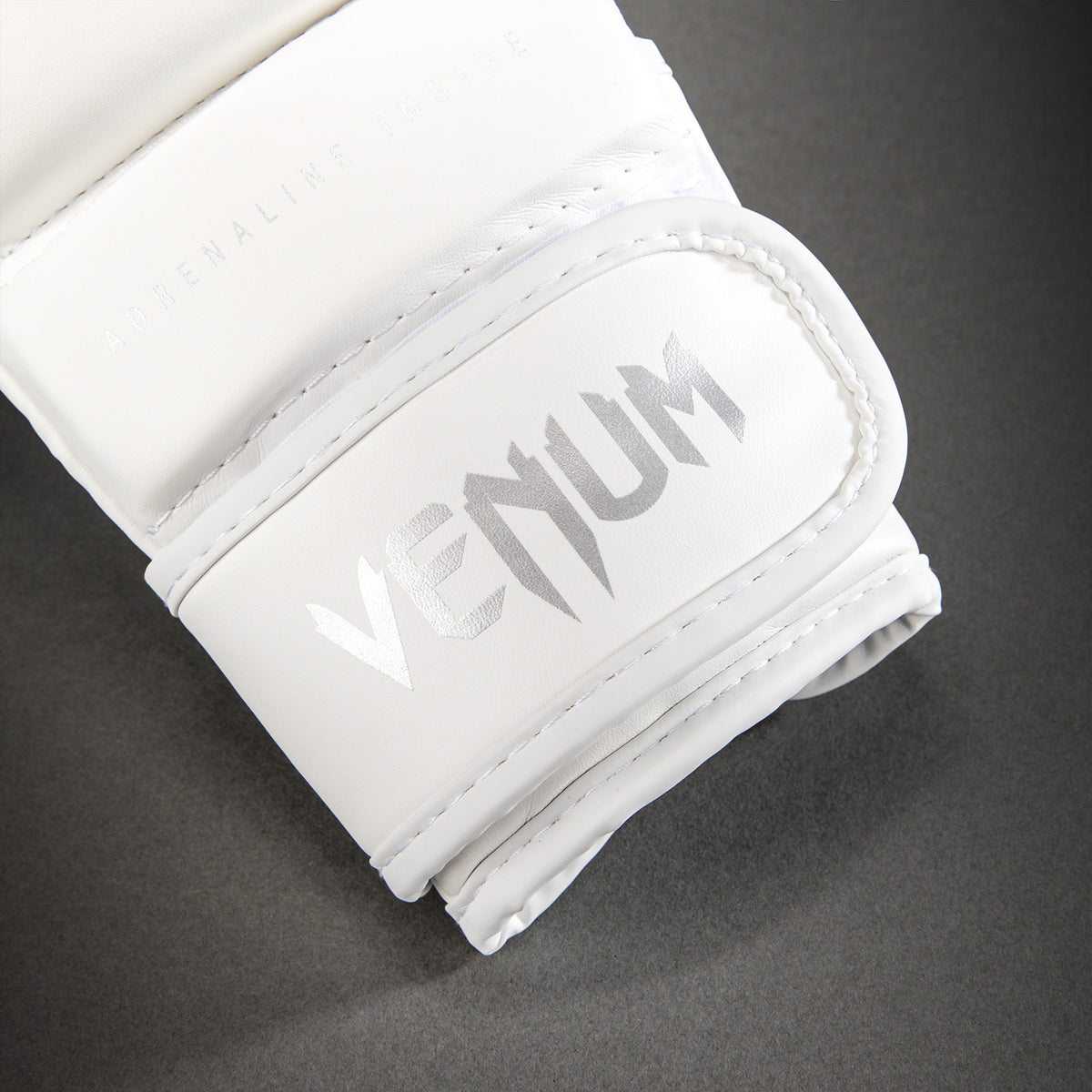 Venum Contender 1.5 对练手套 - 白色/银色
