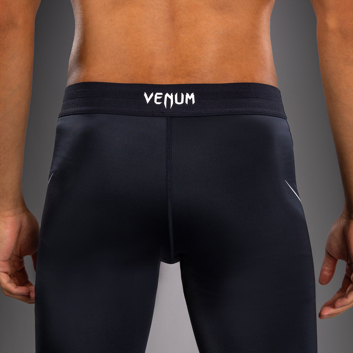 Venum G-Core 综合格斗短裤 - 藏青色/白色