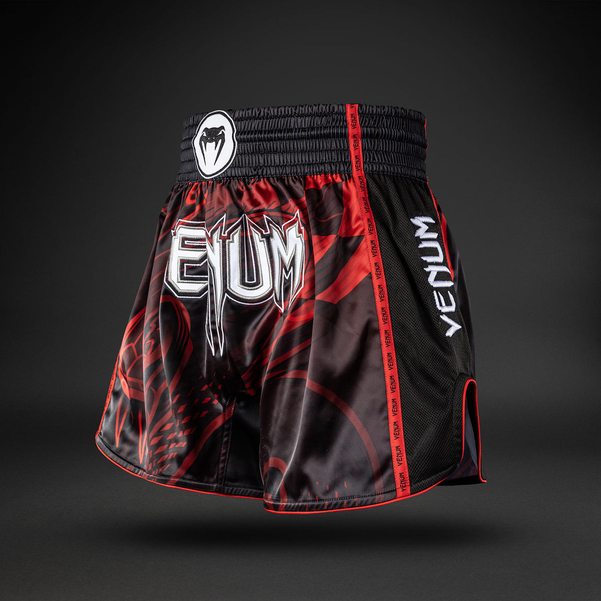 Venum Crimson Viper 2.0 泰拳短裤 - 黑色/红色