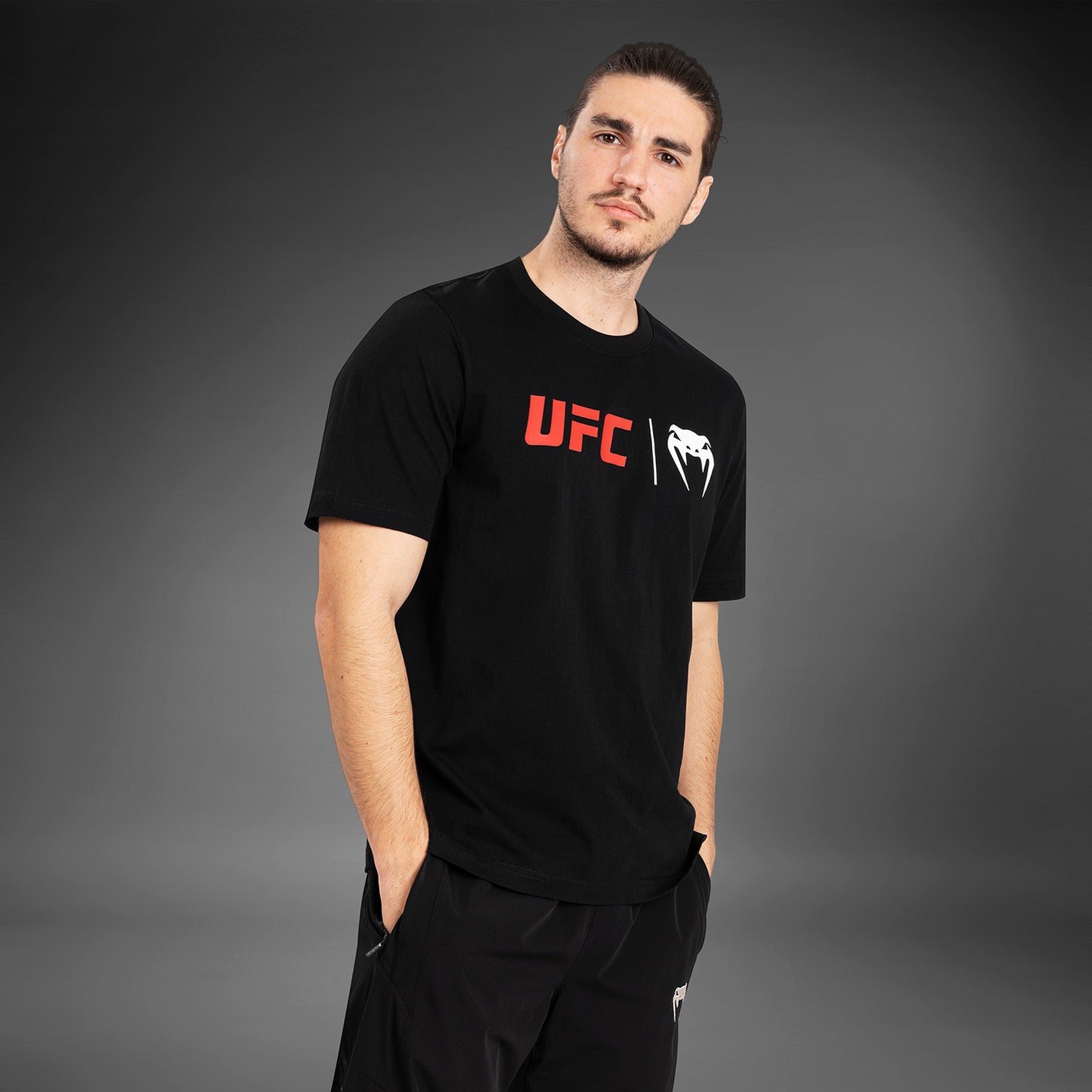 UFC Venum Classic T恤 – 黑色/红色