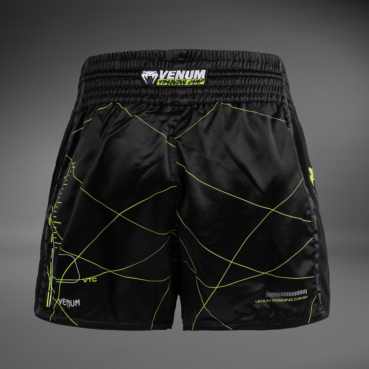 Venum Training Camp 4.0 泰拳短裤 – 黑色/荧光绿