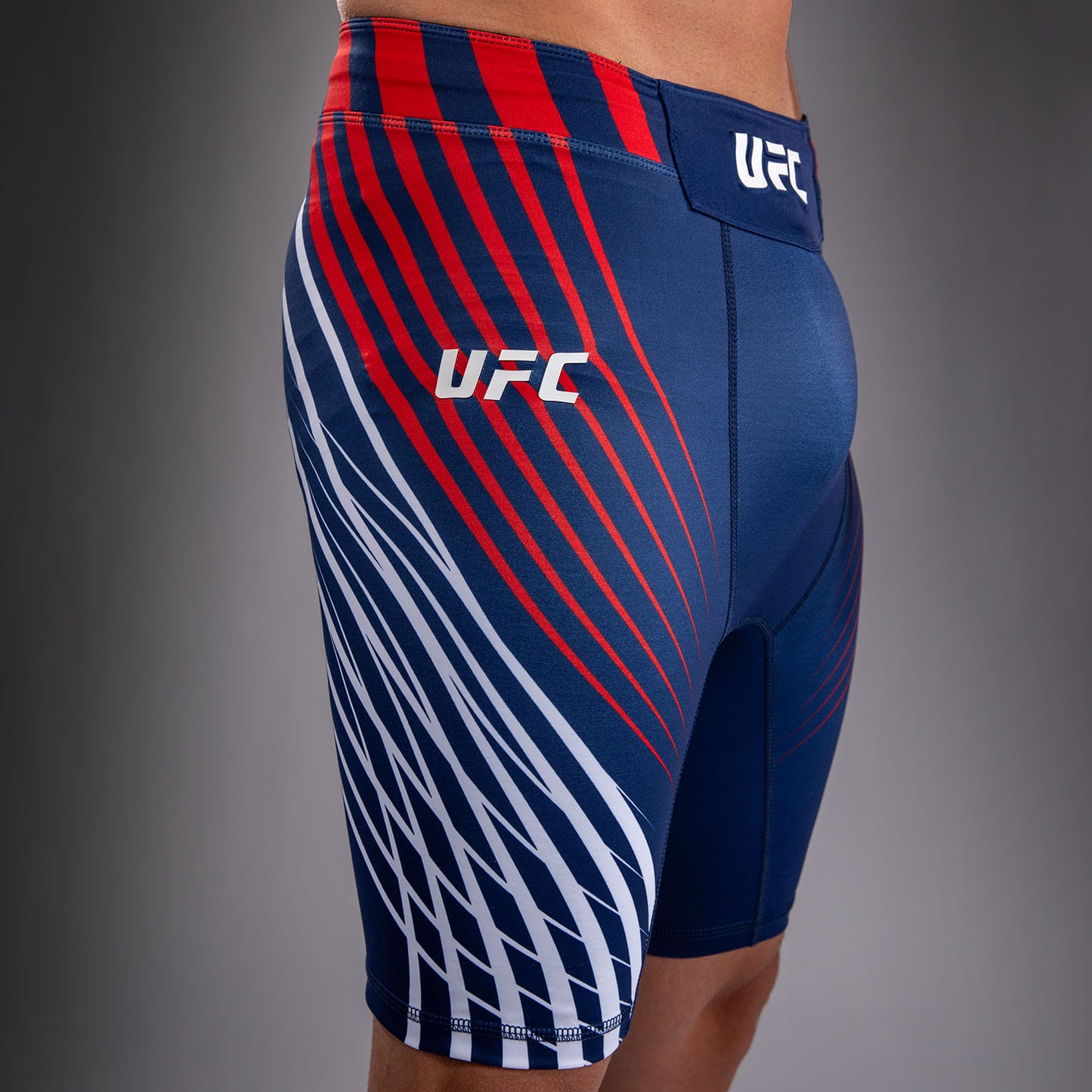 Official UFC Freedom 250 by Venum 男士 Authentic Fight Night Vale Tudo 紧身格斗短裤 - 蓝色