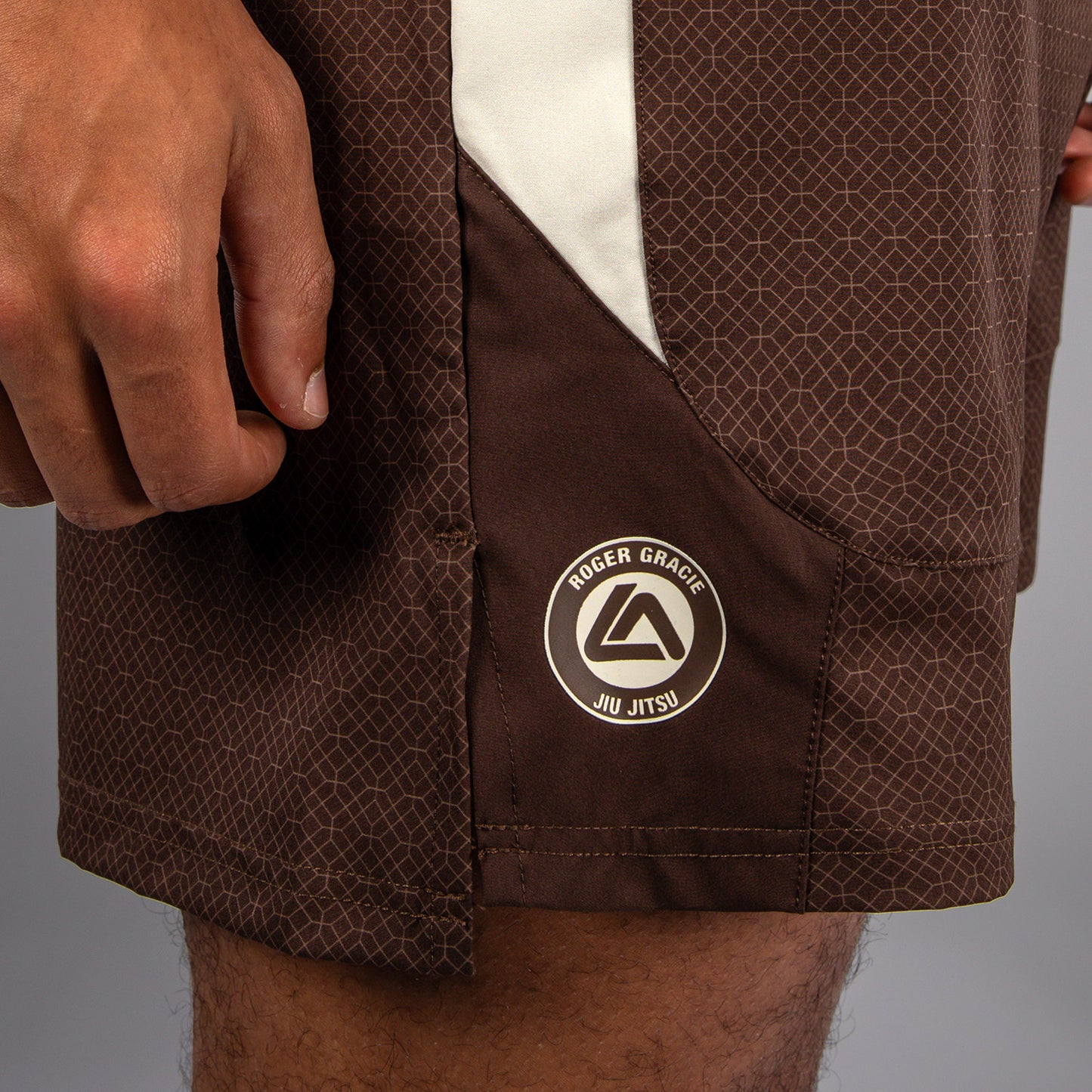 Venum X Roger Gracie Academy 格斗短裤 – 深棕色