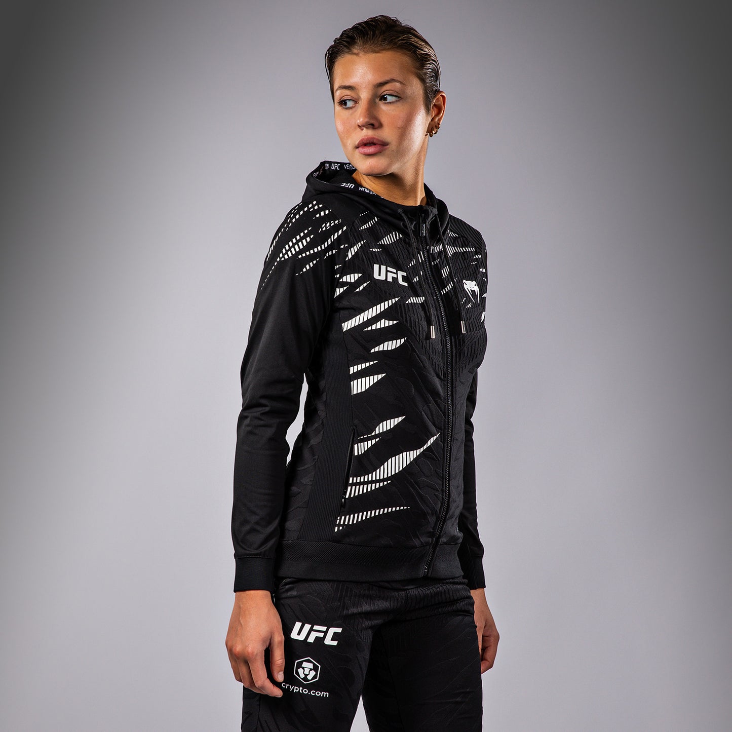 UFC Fusion by Venum Authentic Fight Night 女士款连帽衫 – 黑色