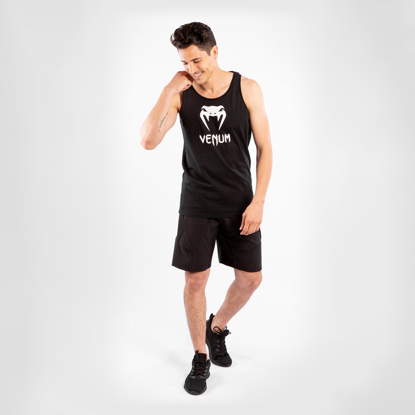 Venum Classic背心–黑色