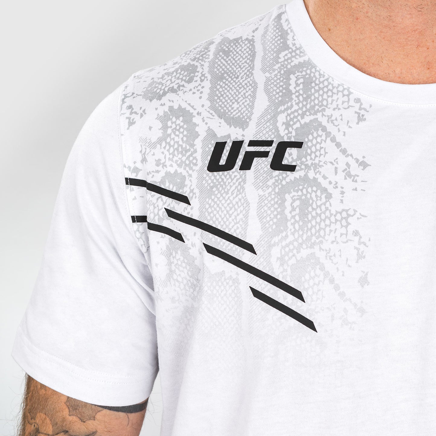 UFC Adrenaline by Venum Replica 男士短袖T恤 – 白色