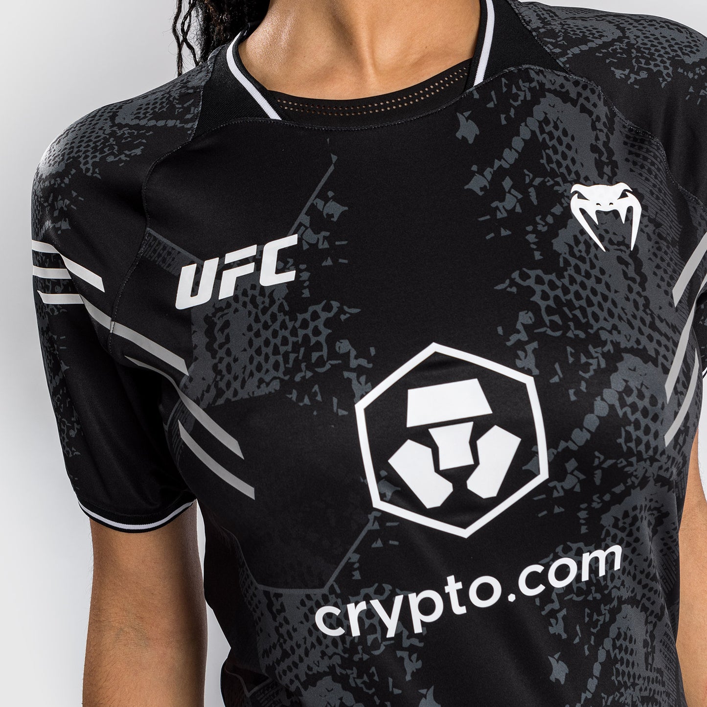 UFC Adrenaline by Venum Authentic Fight Night 女士款出场球衣 – 黑色