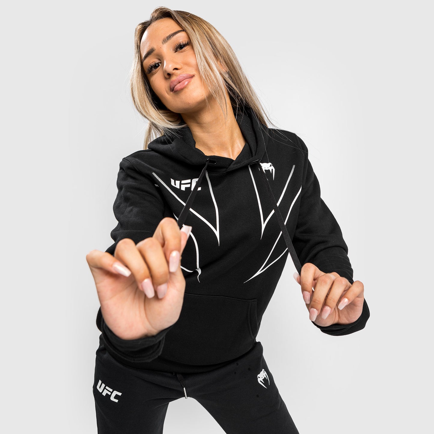 UFC Venum Fight Night 2.0 女士款连帽衫 – 黑色