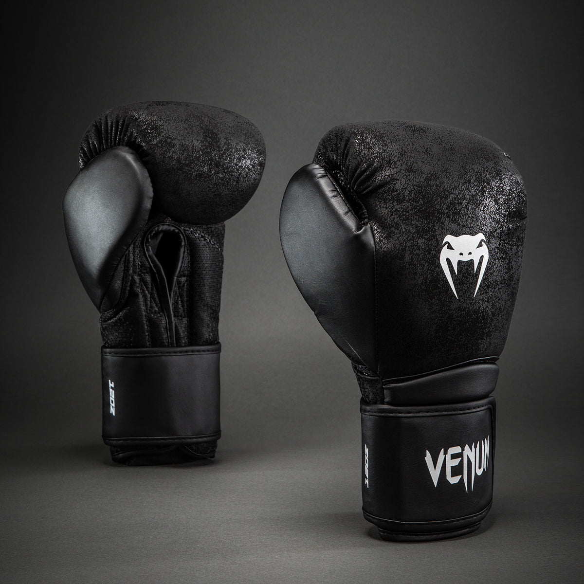 Venum Stone 2.0 拳击手套 - 黑色