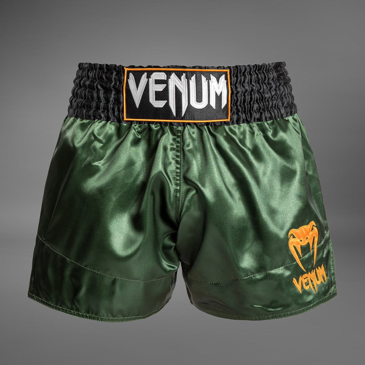 Venum Classic 泰拳短裤 – 绿色/黑色/金色