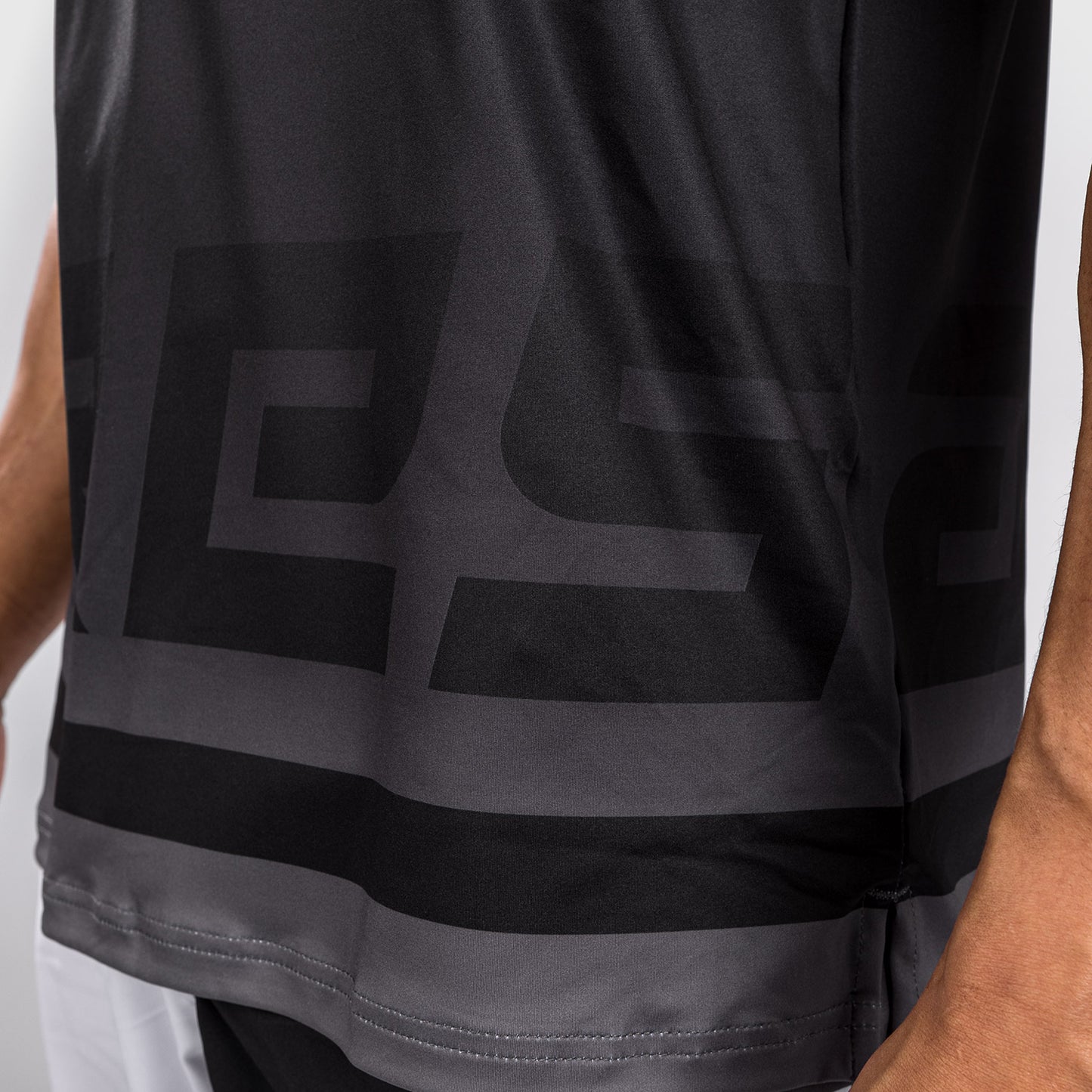 Venum x Ares Dry Tech 保罗衫 – 黑色
