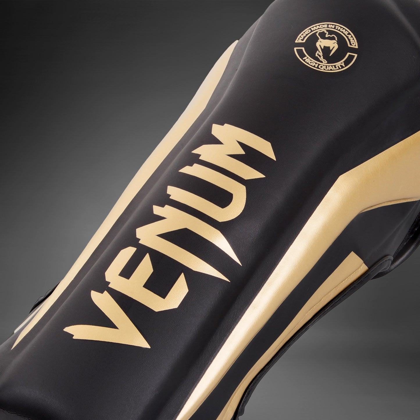 Venum Elite 立式护胫 – 黑色/金色