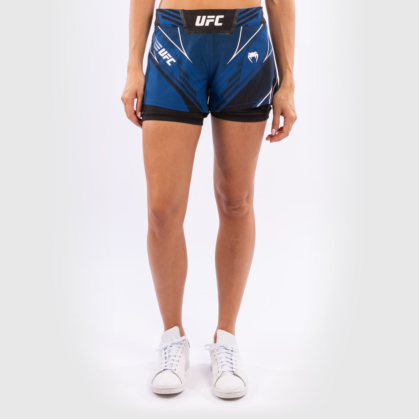 UFC Venum Authentic Fight Night 女士格斗短裤 – 短款 – 蓝色