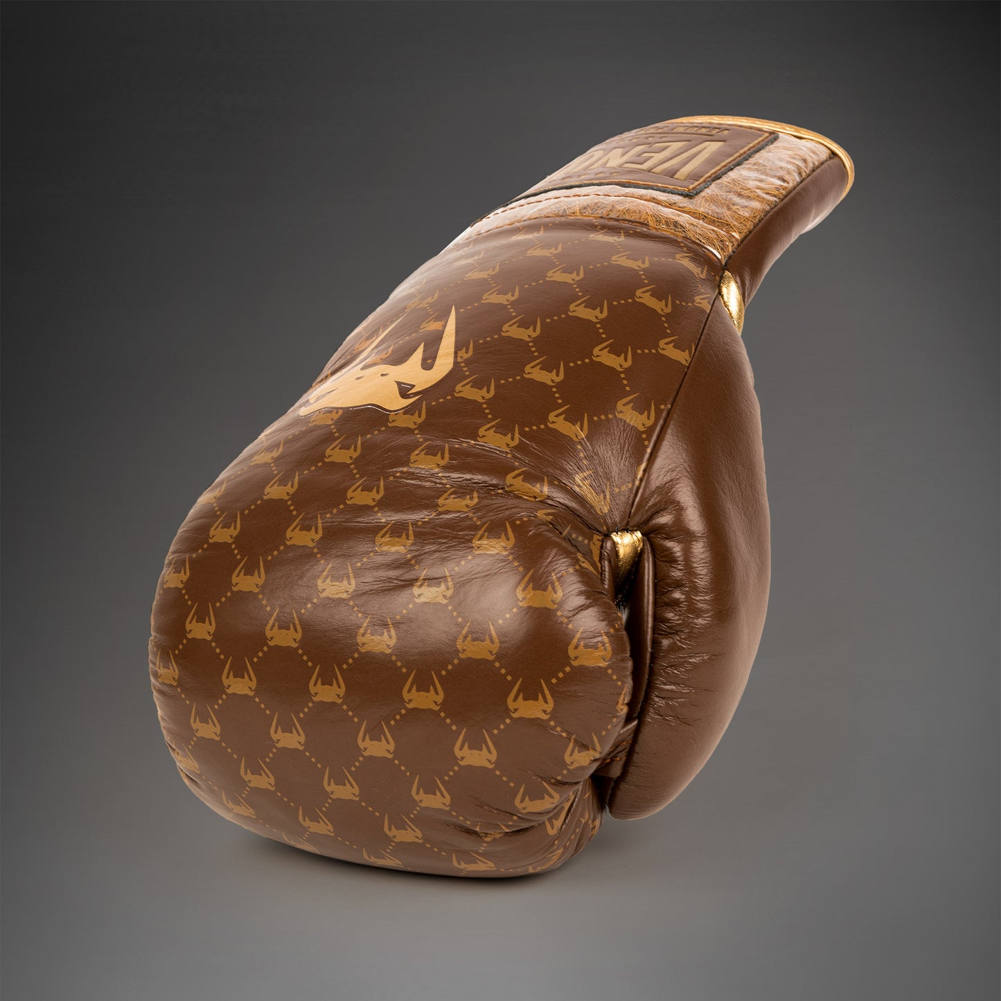 Venum Coco Monogram Pro 系列系带拳击手套 – 棕色