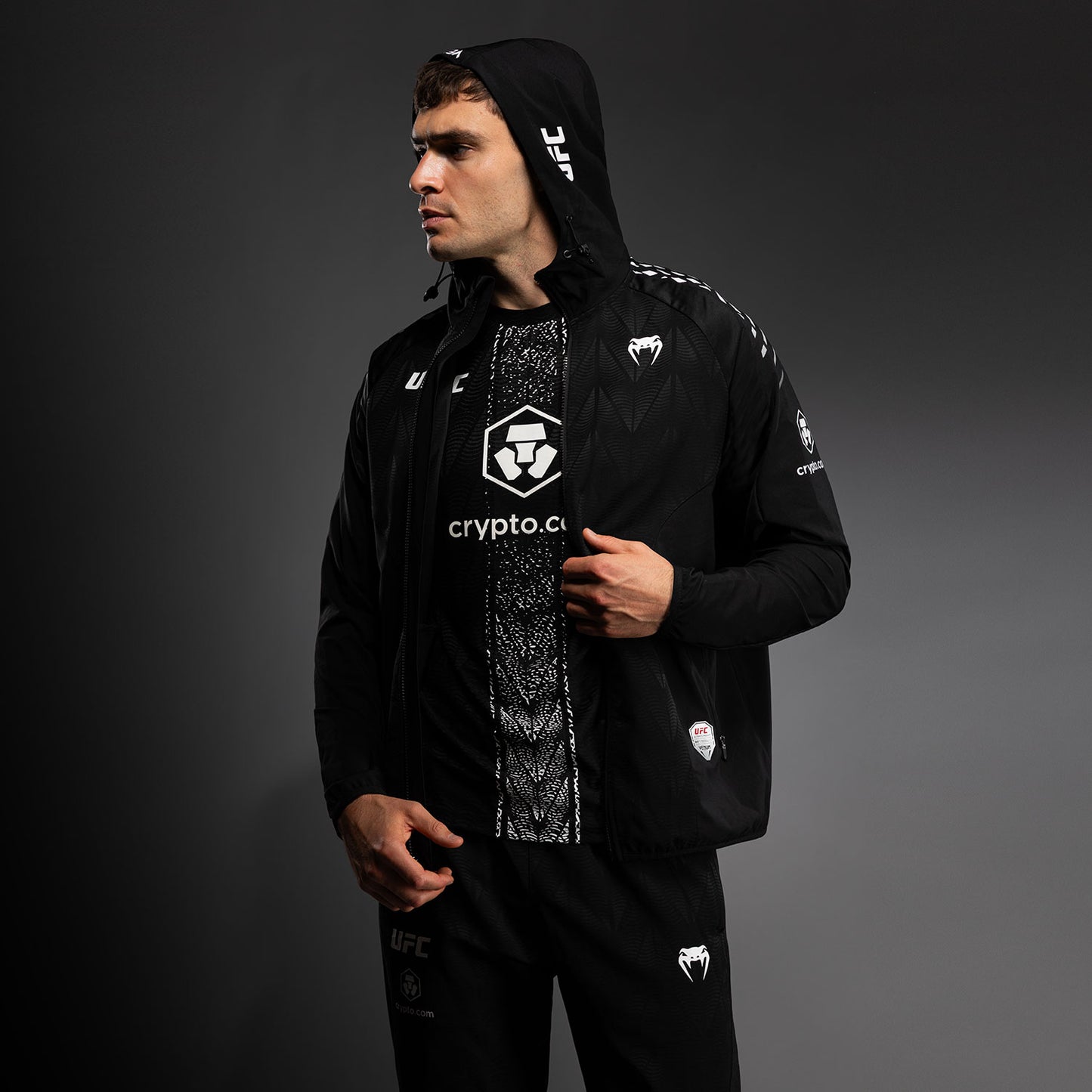 Men’s UFC Zenith by Venum 黑色 Authentic格斗夜出场连帽衫