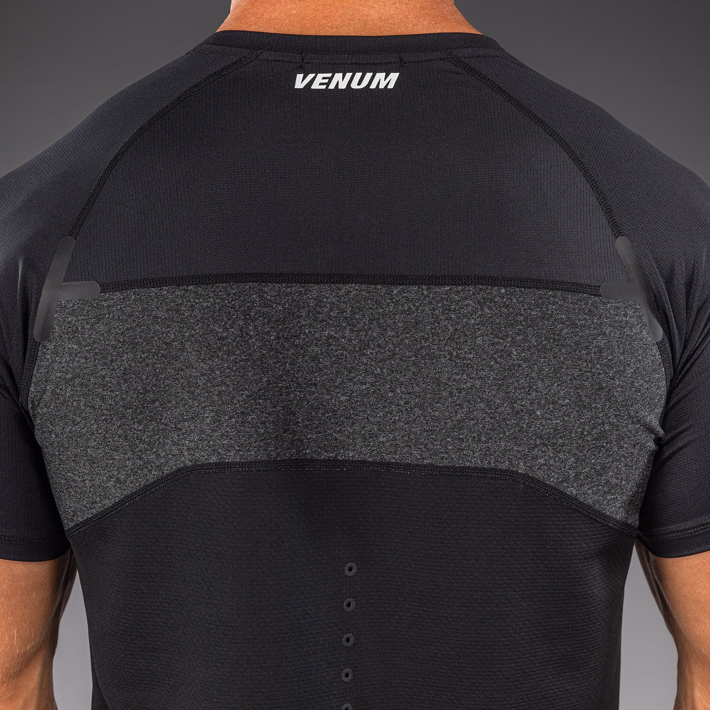 Venum G-Fit Scales Dry-Tech T恤 – 黑色/炭灰色