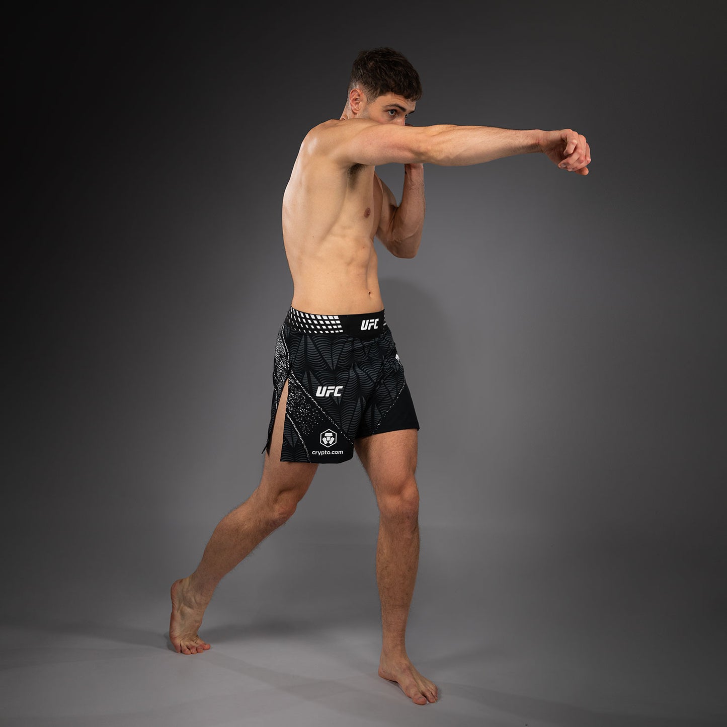 Men's UFC Zenith by Venum 黑色 Authentic格斗之夜角斗士格斗短裤