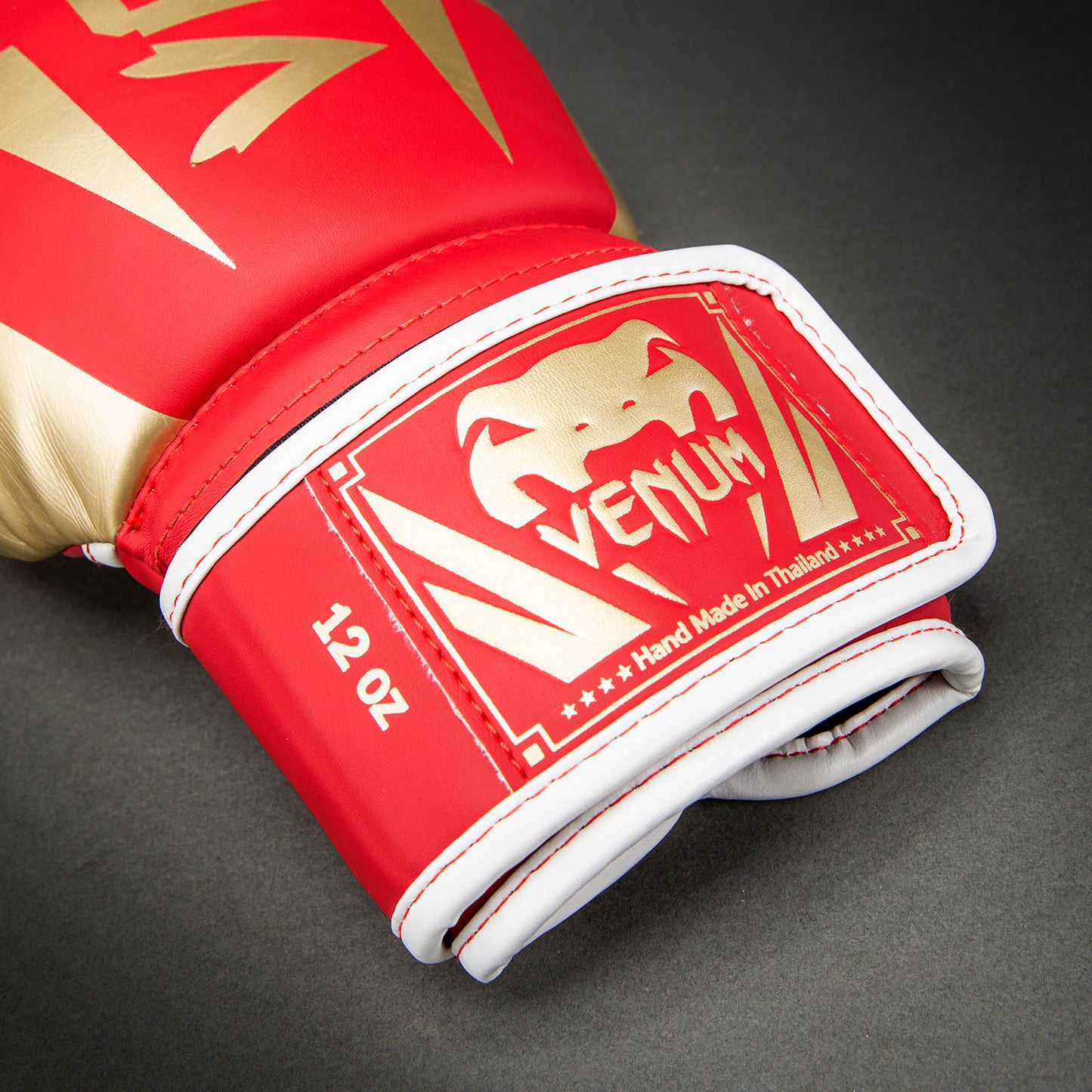 Venum Elite 拳击手套 – 红色