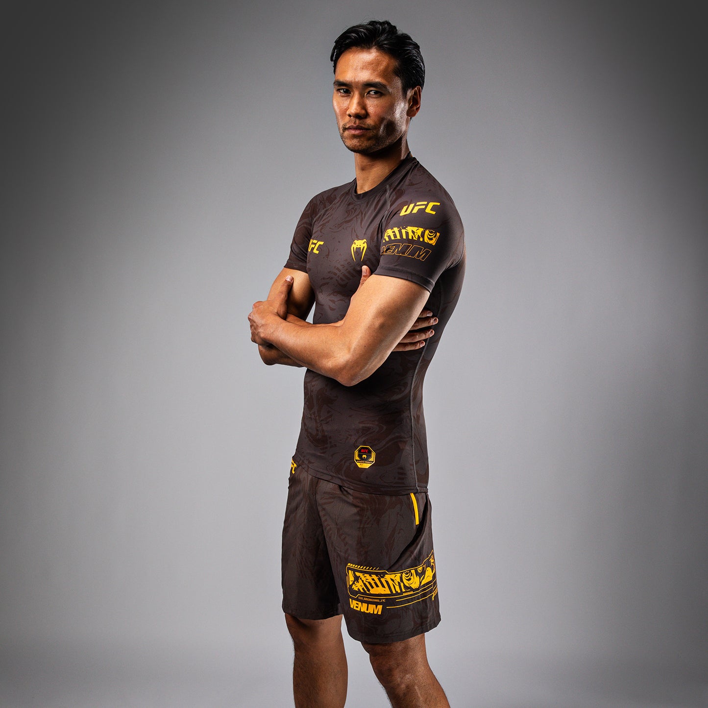UFC Fusion by Venum Fight Week 男士款短袖紧身防磨衣 – 沙色