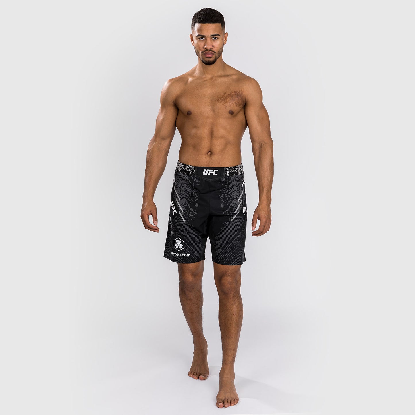 UFC Adrenaline by Venum Authentic Fight Night 男士格斗短裤–长款–黑色