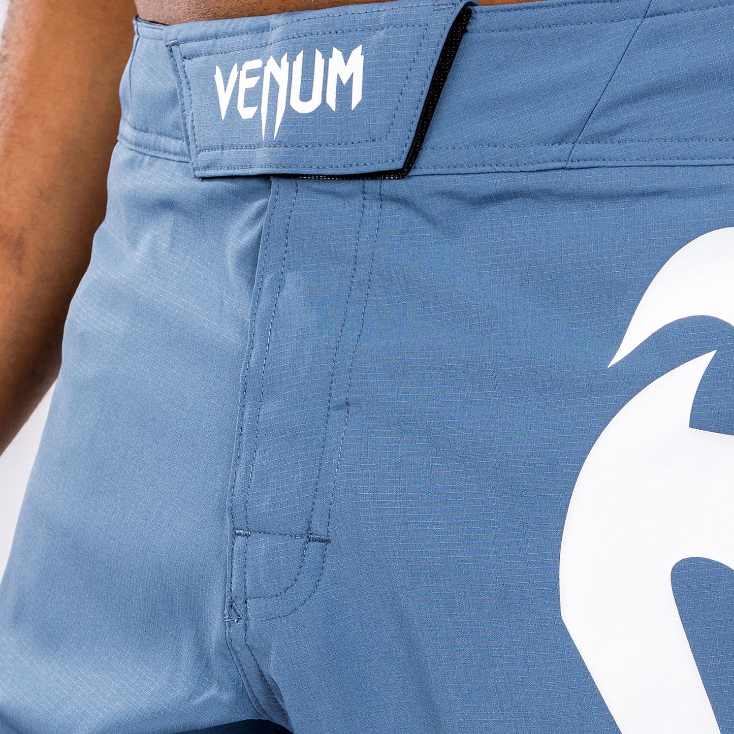 Venum Light 5.0 格斗短裤 – 蓝色/白色