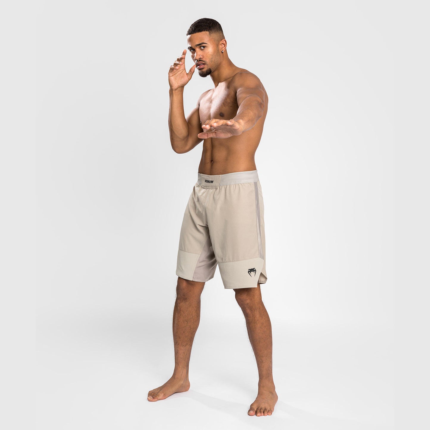 Venum G-Fit Air 格斗短裤 – 沙色