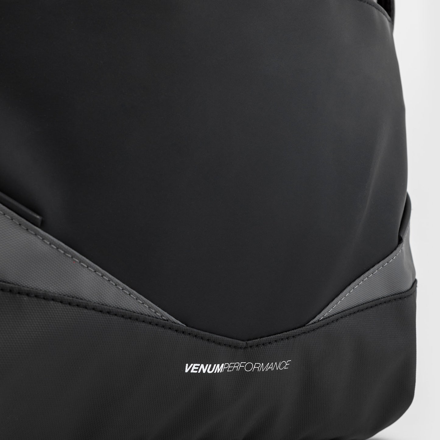 Venum Evo 2 Light 背包 (20-25L) – 黑色/灰色