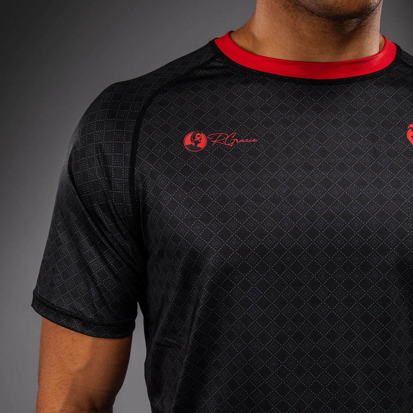 Venum X Roger Gracie Academy Dry Tech T恤 – 黑色/红色