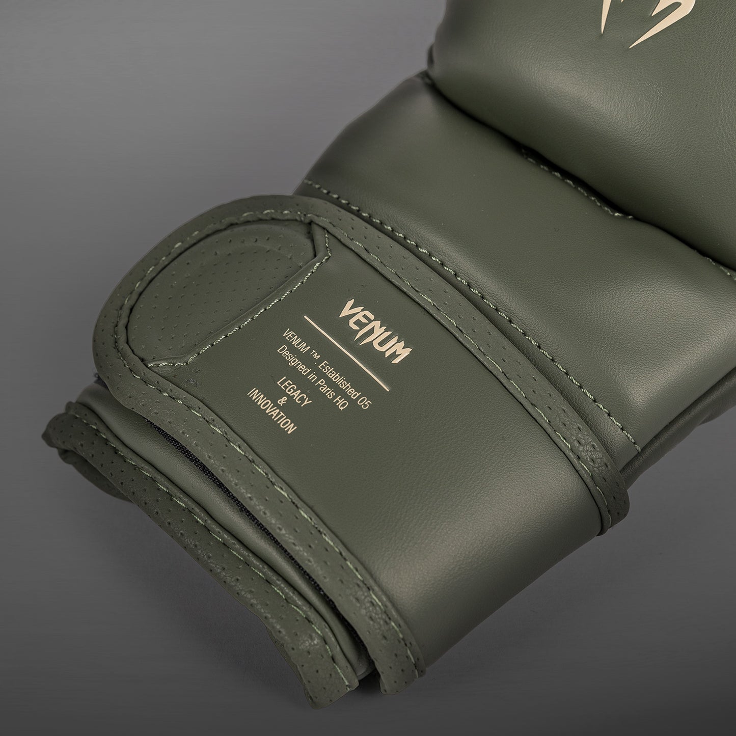 Venum Impact Evo MMA实战手套 – 军绿色