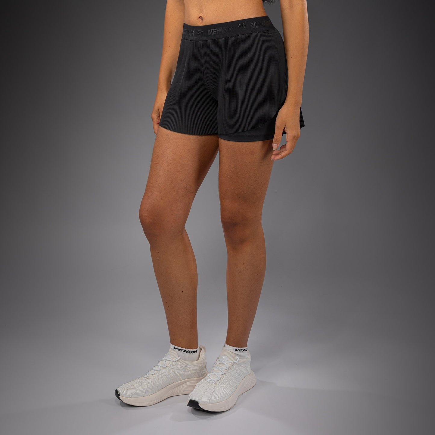Venum Flowfit 女士训练短裤 – 黑色