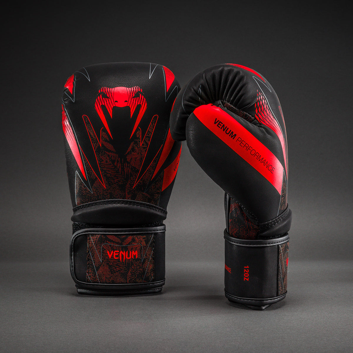 Venum Impact Amazonia Reborn 拳击手套 - 黑色/红色