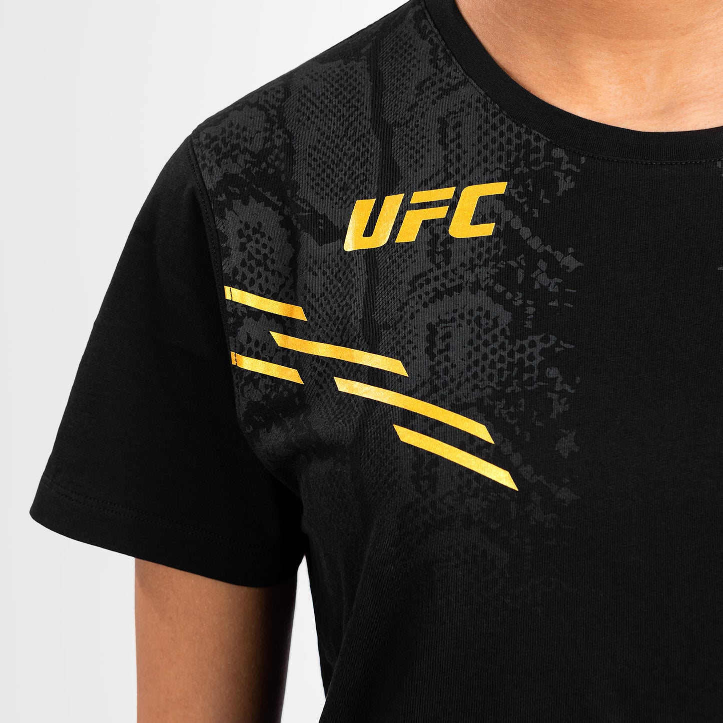 UFC Adrenaline by Venum Replica 女士短袖T恤 – Champion