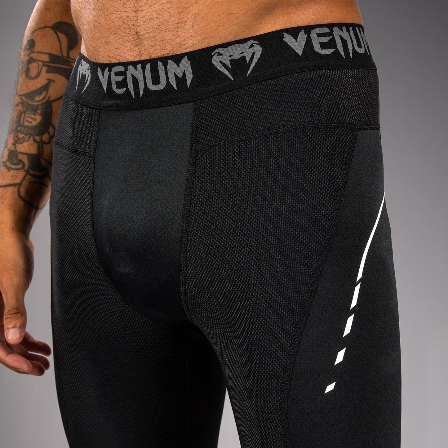 Venum Adrenaline 紧身裤 – 黑色/银灰色