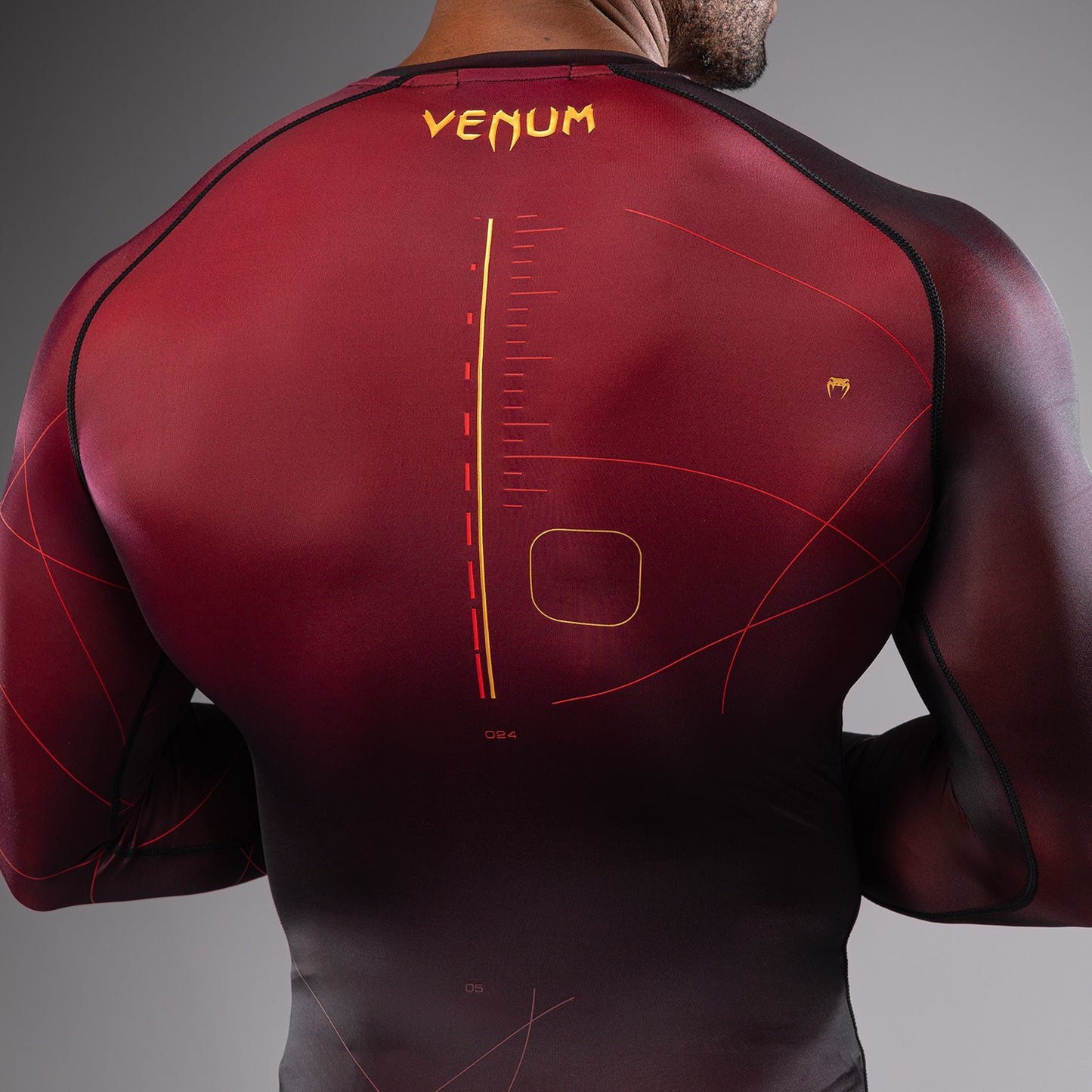 Venum Tactical XT 男士长袖紧身防磨衣 – 黑色/酒红色/金色