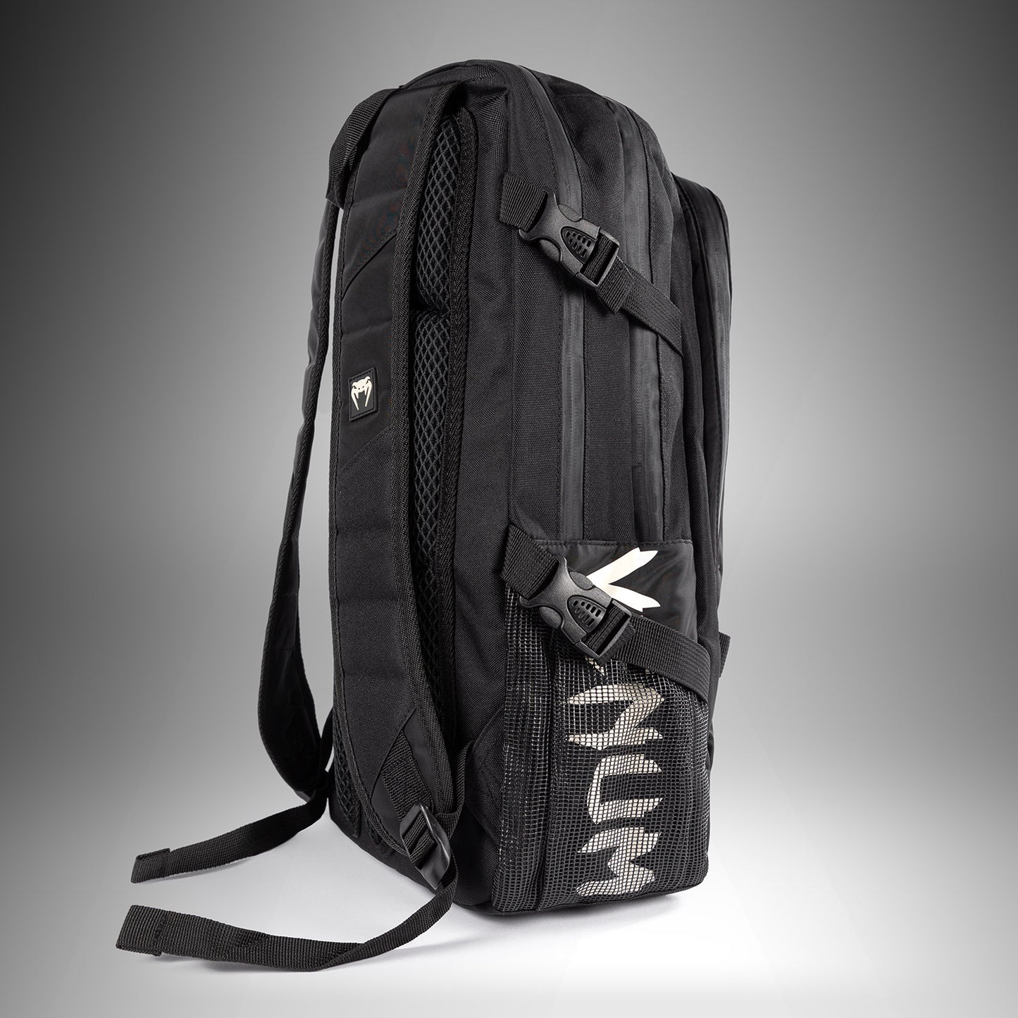 Venum Shockwave 背包 (20-25L)–黑色