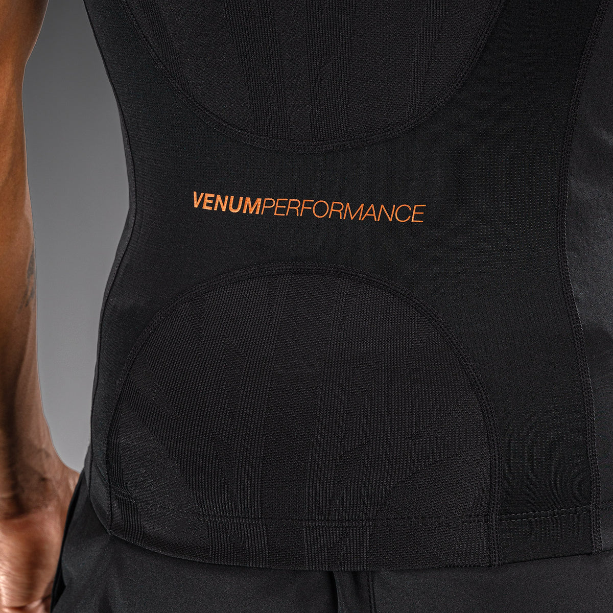 Venum G-Fit Revolution 短袖防磨衣 - 黑色/铜色