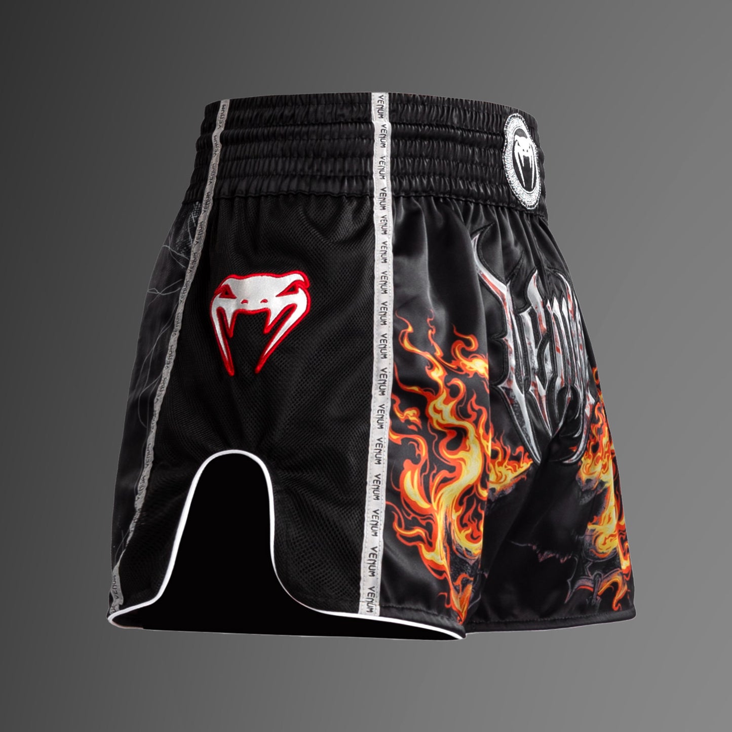 Venum Gladiator 5.0 泰拳短裤 – 黑色/荧光橙