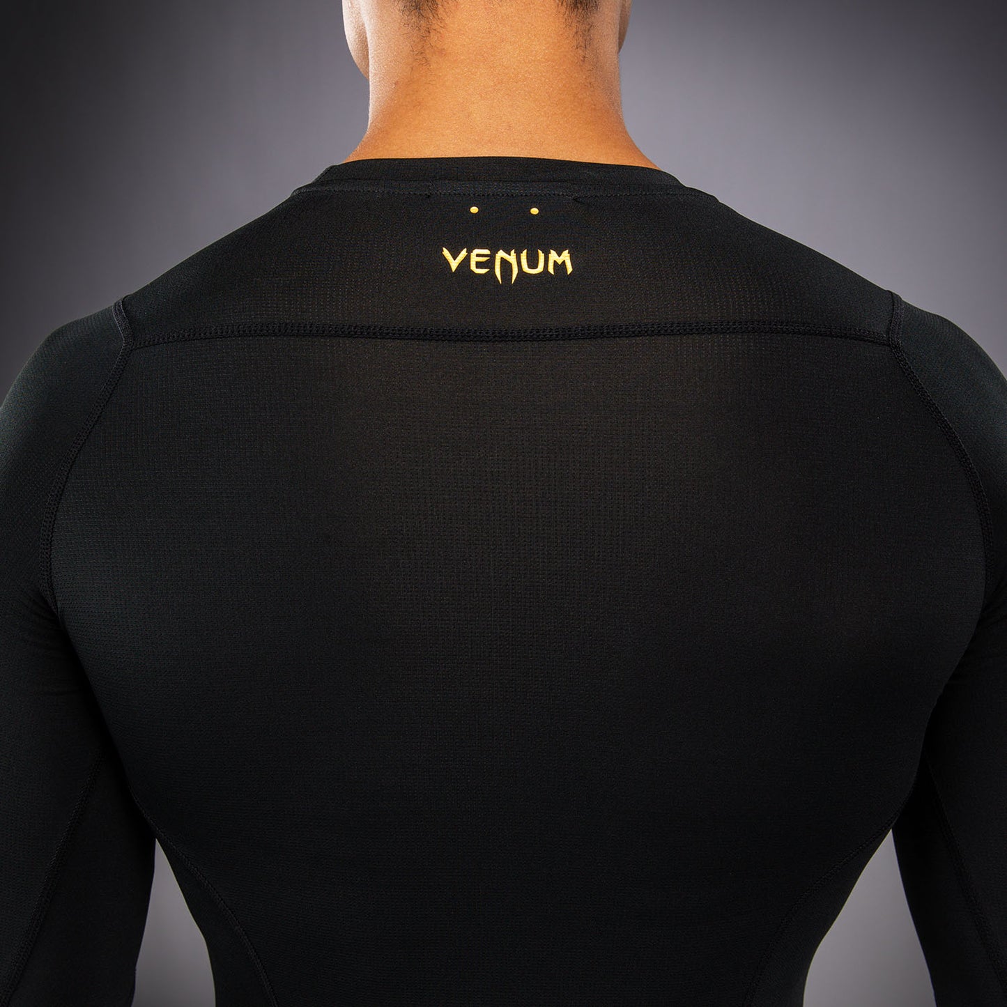 Venum G-Core 长袖紧身防磨衣 - 黑色/金色