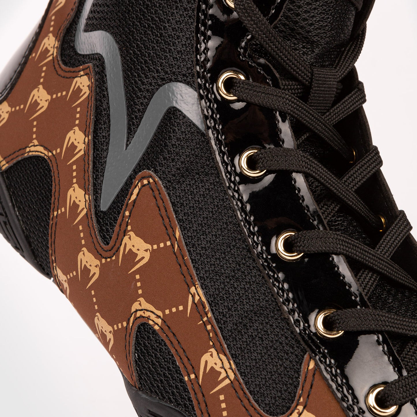Venum Elite Evo Monogram 拳击鞋 – 黑色/棕色