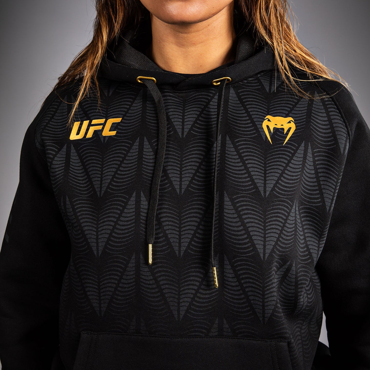 Women’s UFC Zenith by Venum Replica 冠军连帽衫