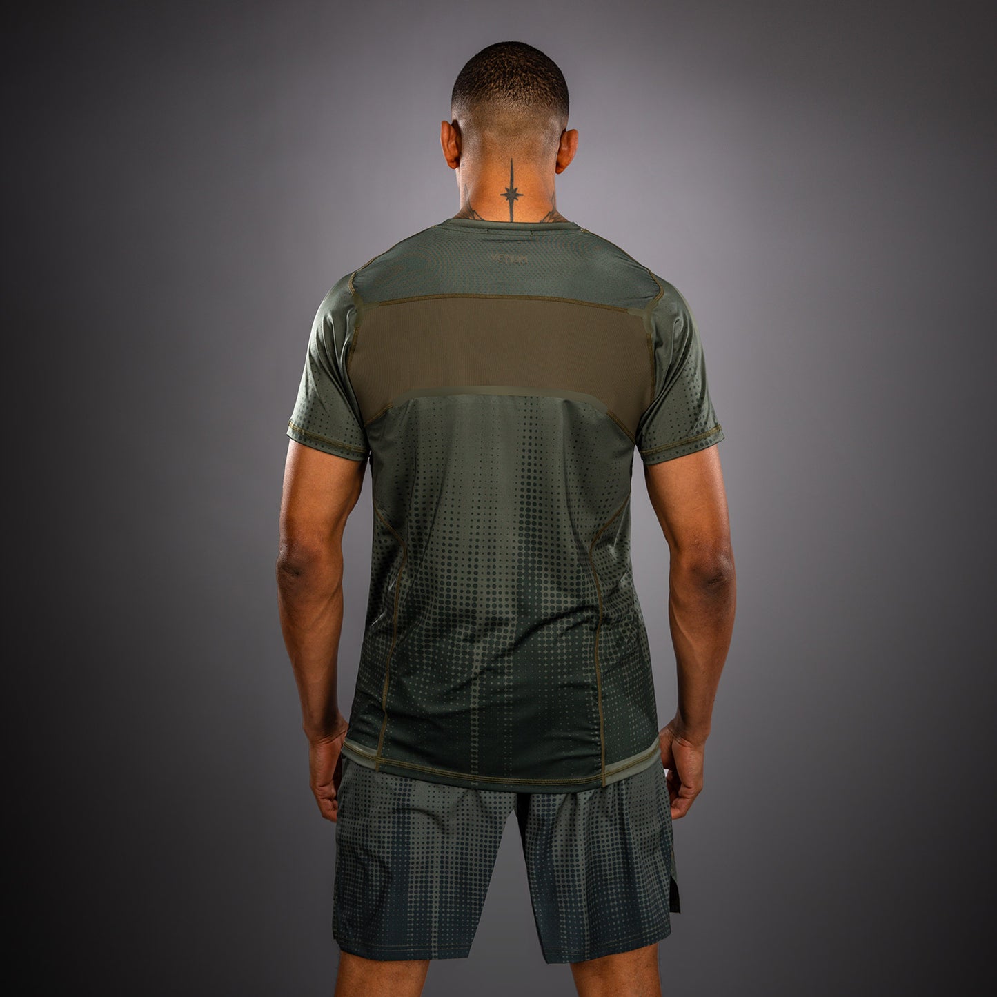 Venum Stealth Dry Tech T恤 – 卡其色/深绿色