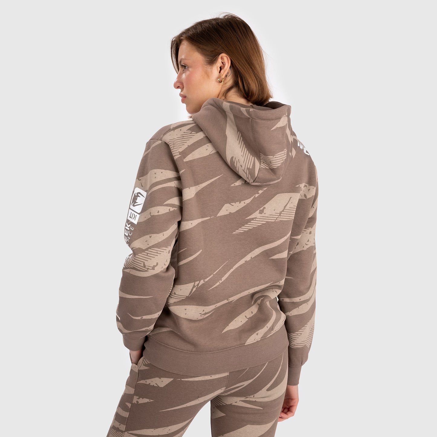 UFC Adrenaline by Venum Fight Week 女士连帽衫 – 沙漠迷彩色