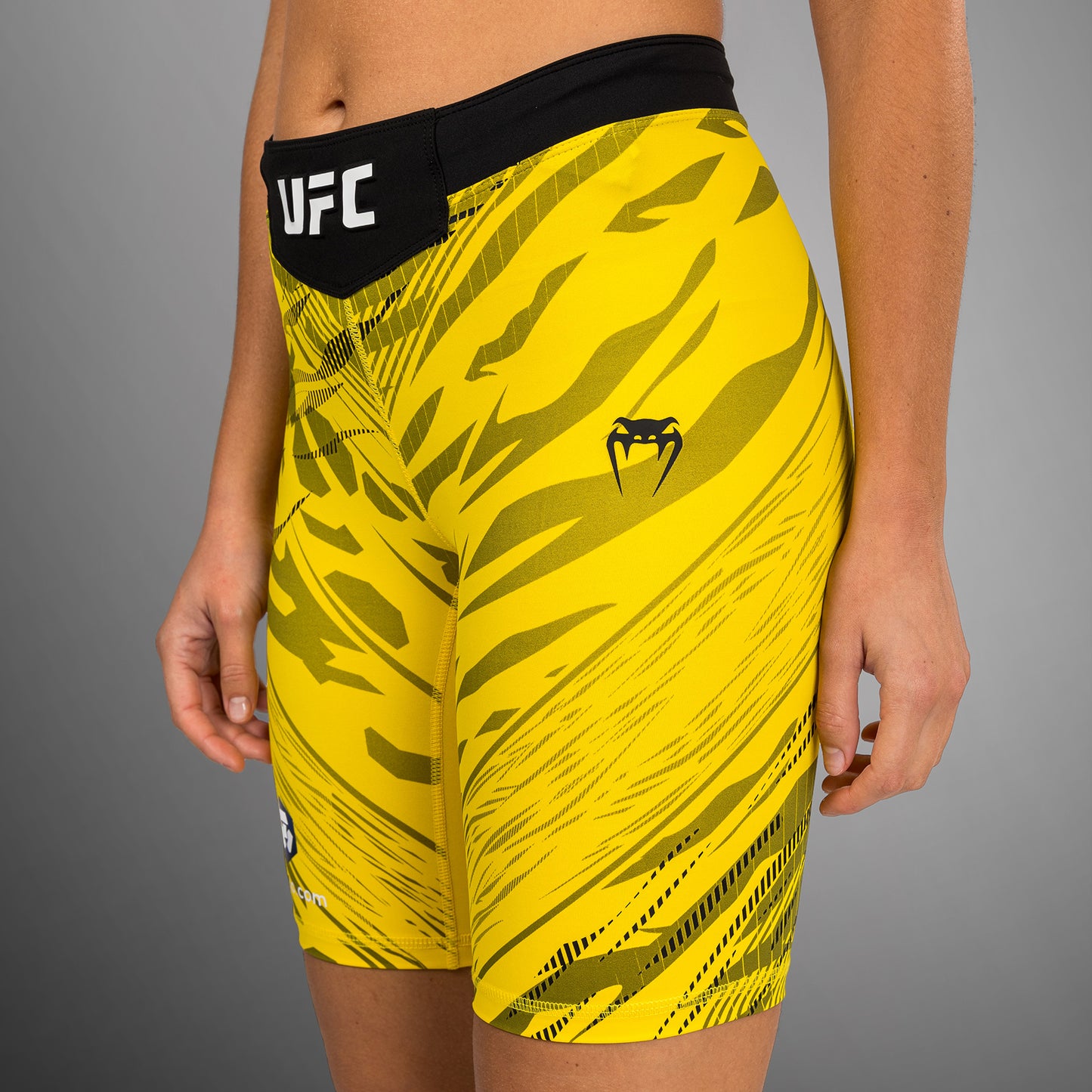 UFC Fusion by Venum Authentic Fight Night 女士综合格斗短裤 – 长款 – 黄色