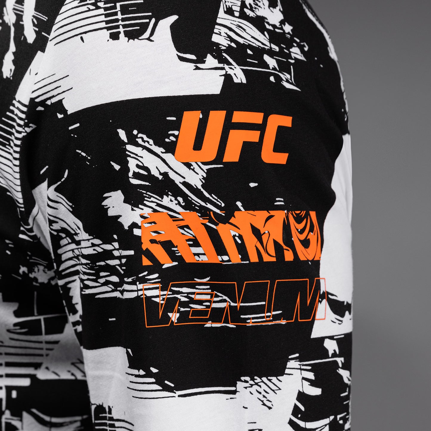男士Venum UFC Zenith 白色正品格斗周长袖T恤