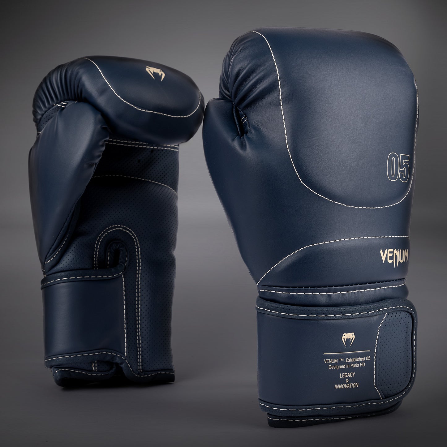 Venum Impact Evo 拳击手套 – 冰蓝色