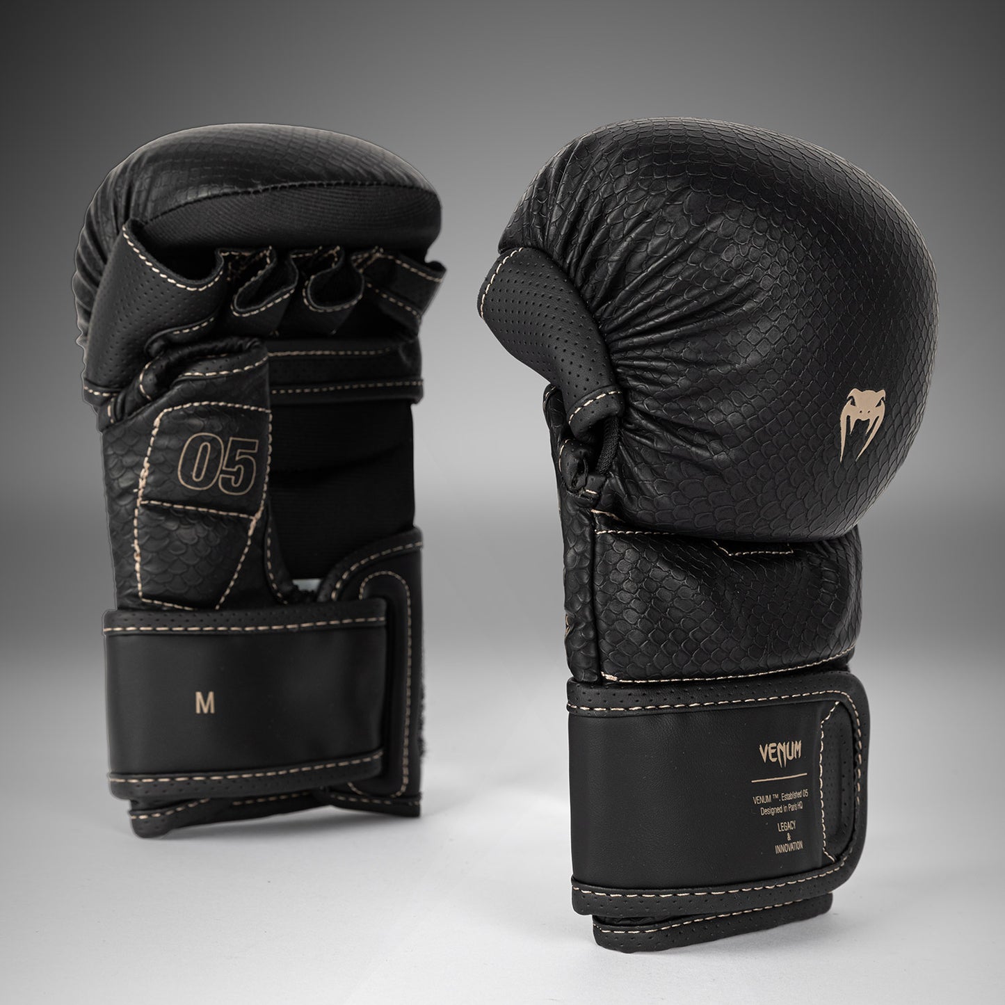 Venum Impact Evo Scales MMA实战手套 – 黑色